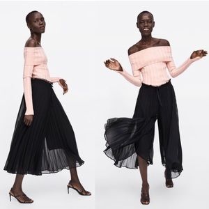 Zara Green Wide Leg 3/4 Length Culotte (Size S), extremely flattering.